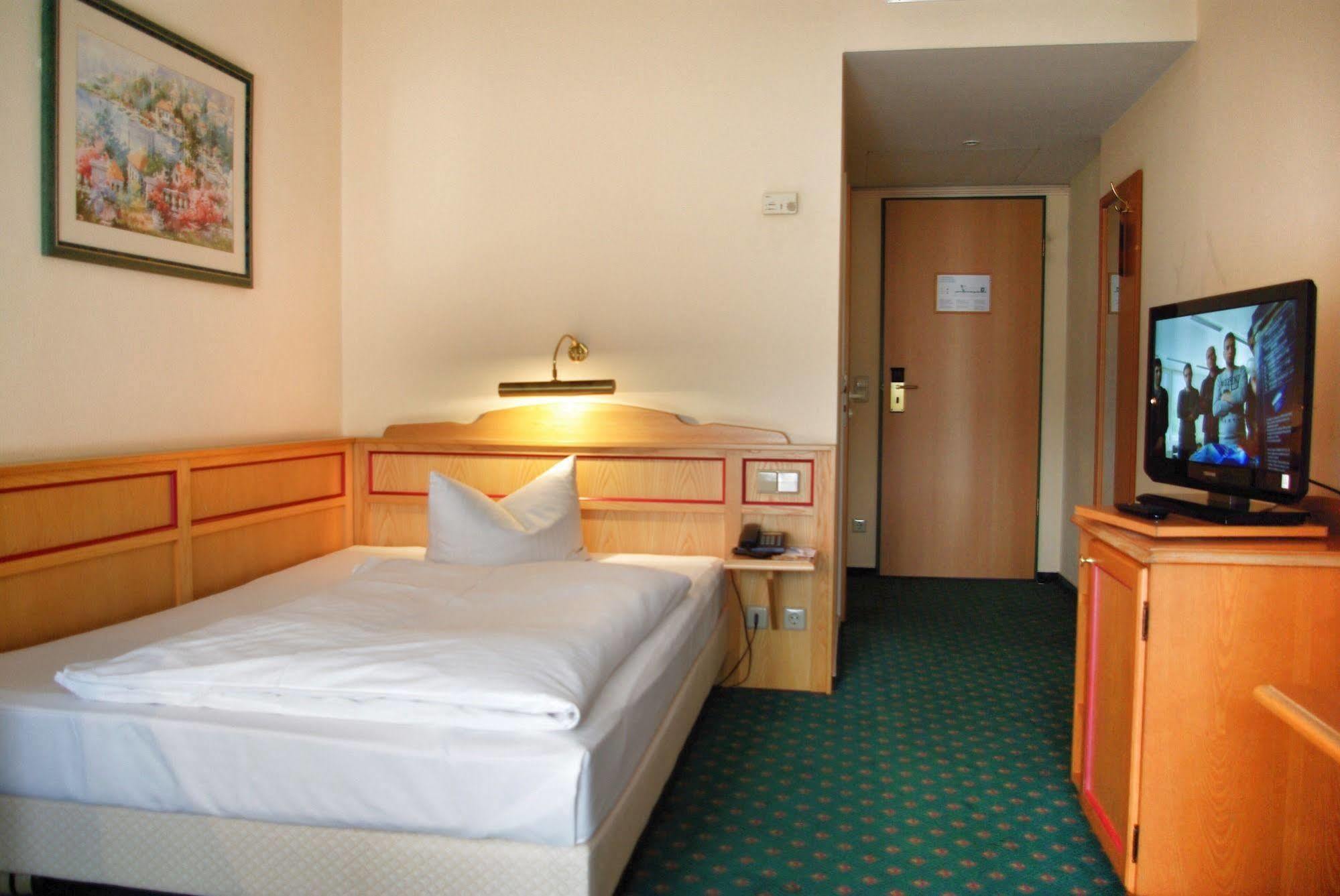 B&B Hotel เกรา ภายนอก รูปภาพ